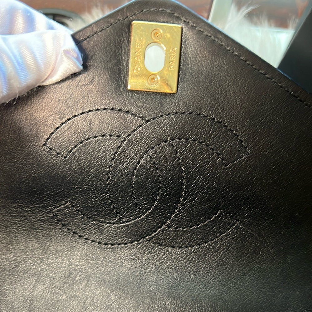 Chanel Black Leather Backpack EC Gold Hardware Turn Lock Comes Box, Bag & Flower - Picture 13 of 17